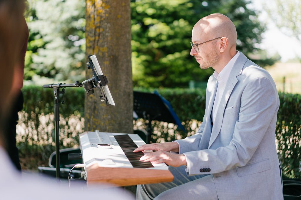 Livemusik zur freien Trauung in Eppelheim mit Gitarre und Klavier