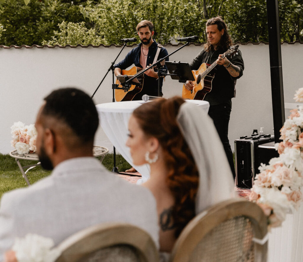 Livemusik zur Trauung mit Gitarre und Gesang bei einer Hochzeit in Heidelberg